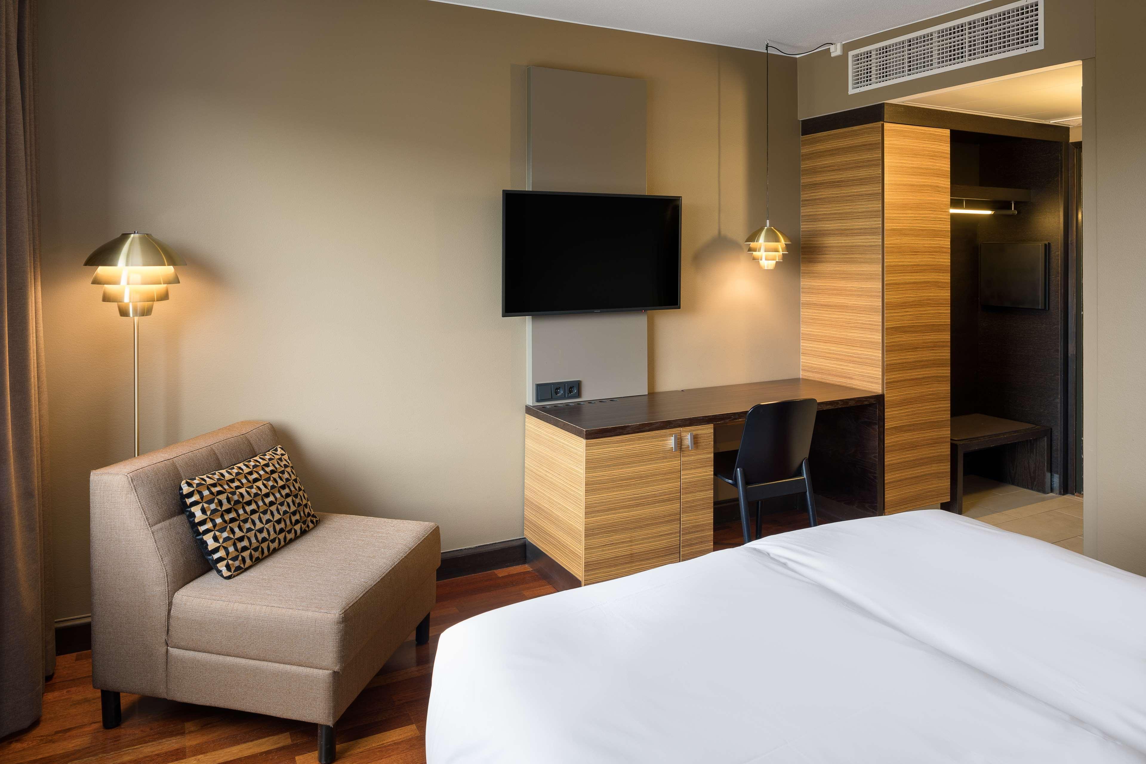 Radisson Blu Marina Palace Hotel, Турку Екстериор снимка